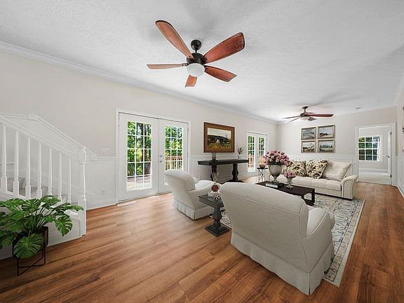5th image of 107 Buttercup Ct