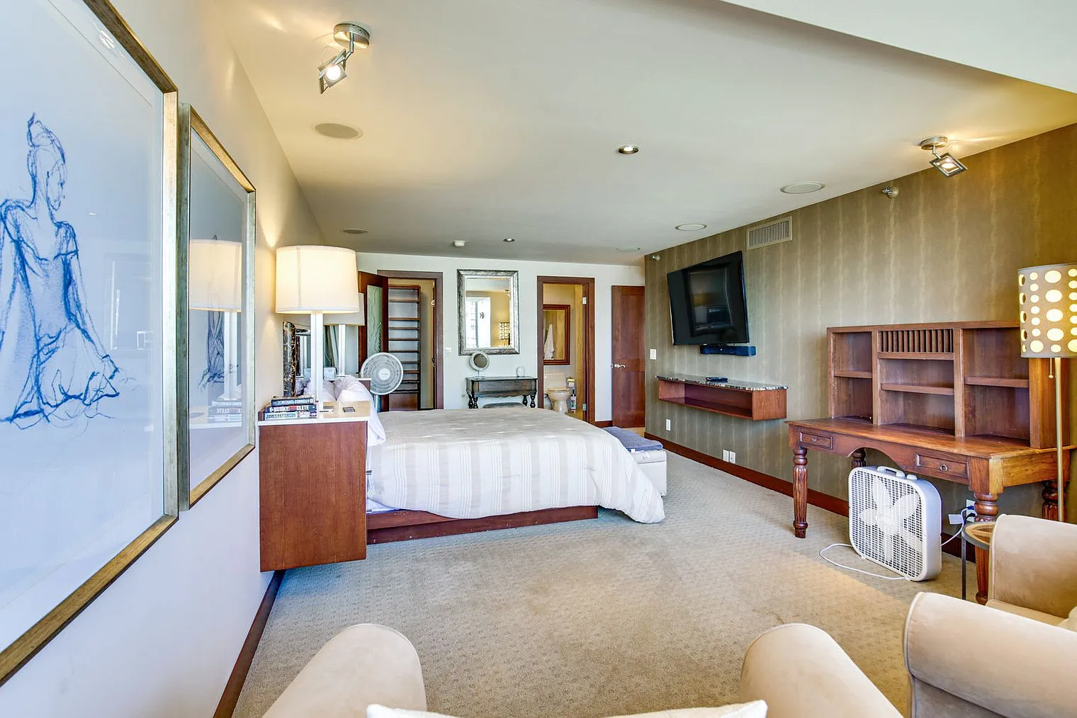 2 bed, 2.0 bath, 1700 sqft, $7,270 — Photo 4