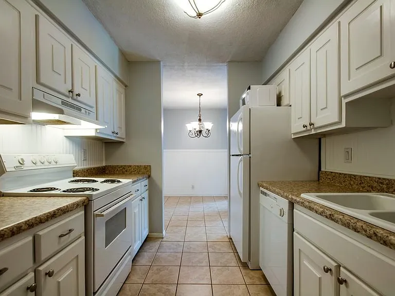 515 Basswood Ave #K104 — Photo 22