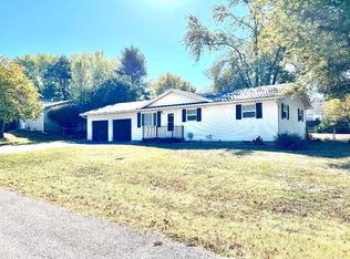 868 Daniels St, Aurora, MO 65605