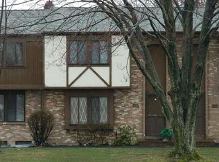 1402 Maplecrest Dr #B, Youngstown, OH 44515