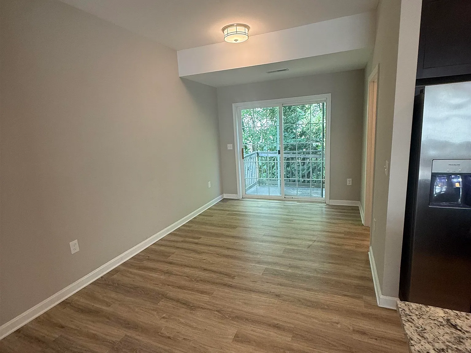 4 bed, 2.5 bath, 1850 sqft, $3,500 — Photo 4