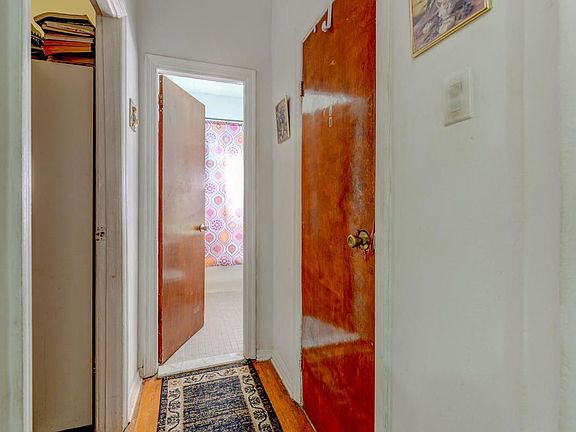 3rd image of 8216 34th Ave APT 5E