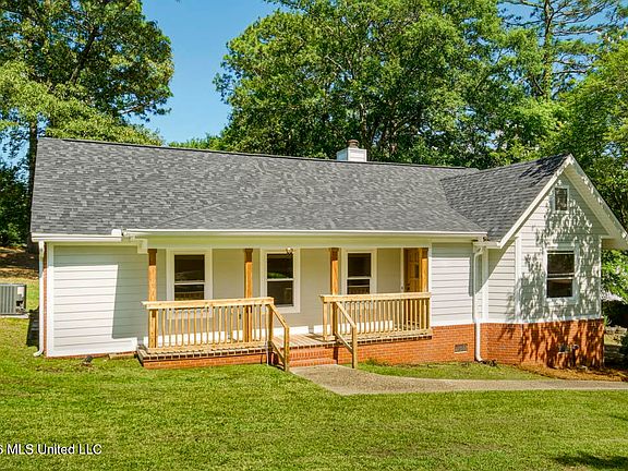 2nd image of 40 Windgate Dr