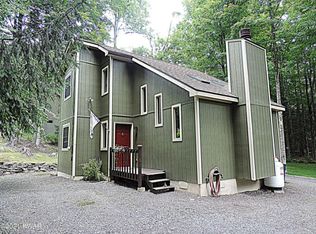 1032 Rolling Hills Dr, Lake Ariel, PA 18436