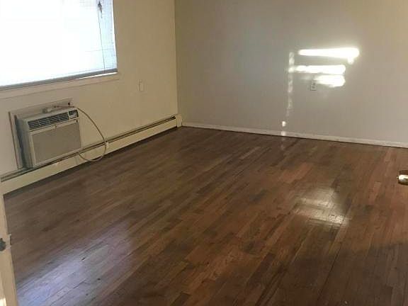3rd image of 59 Niagara Dr