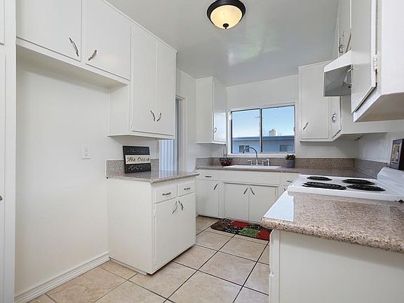 4th image of 400 E Live Oak St APT 6