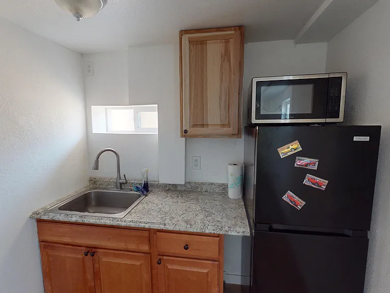 756 1/2 Maple St #B — Photo 9
