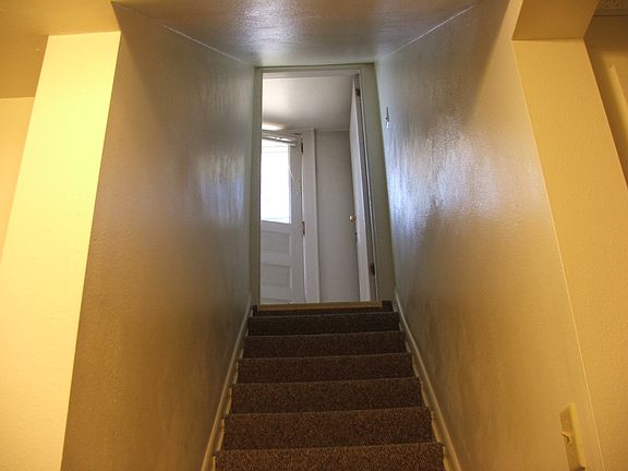 4th image of 1708 E College St