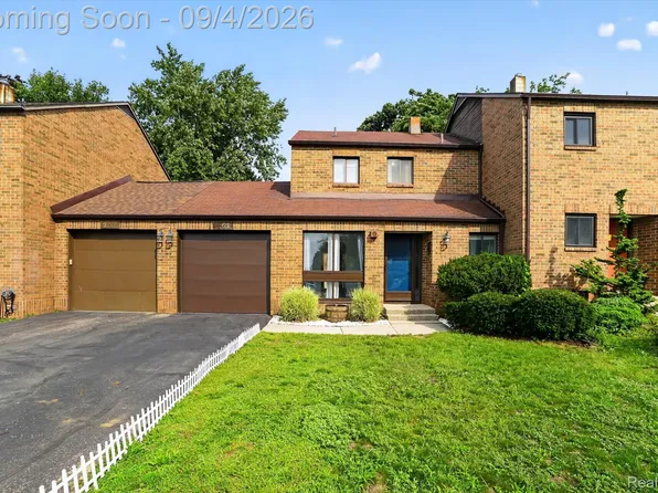 261 Heritage Commons St SE, Grand Rapids, MI 49503