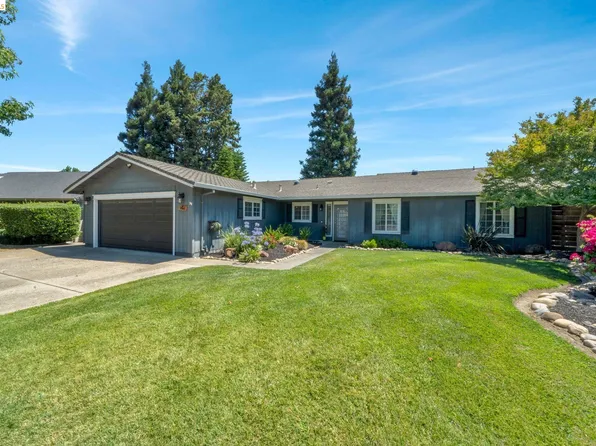 907 Dorchester Cir, Lodi, CA 95240