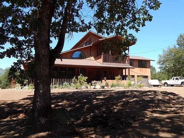 1st image of 505 Rock Cres