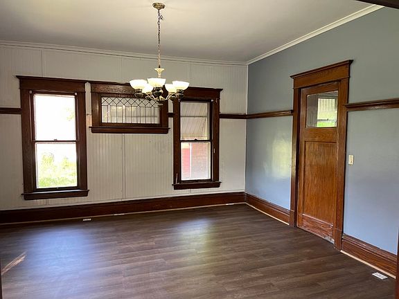 4th image of 933 8th St