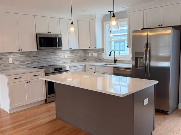 9 Acton Rd #8, Chelmsford, MA 01824