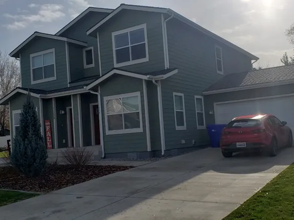 1328A E 6th St, Deer Park, WA 99006