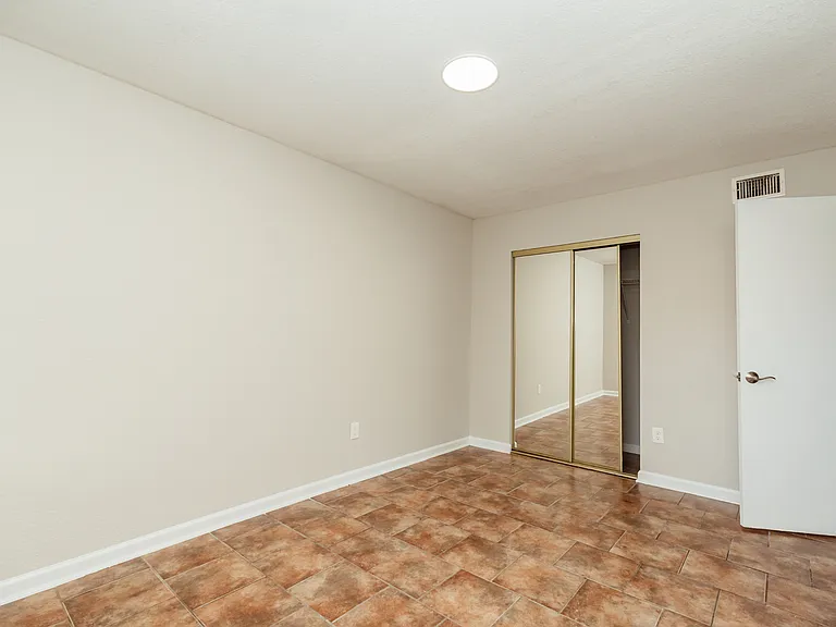 719 S Berthe Ave #17 — Photo 6