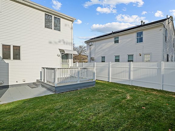 5th image of 44 Nellie St #44