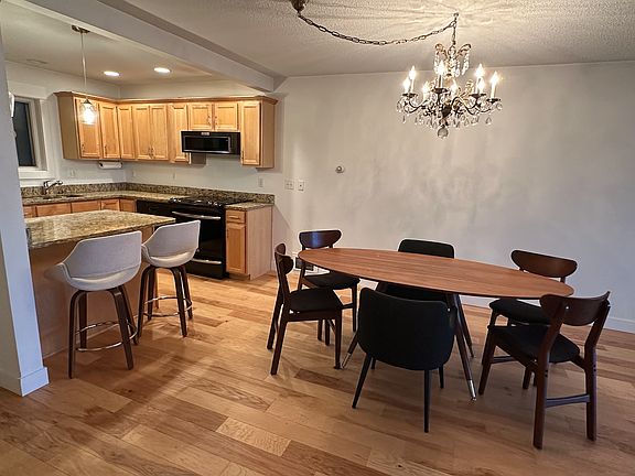 3rd image of 924 N Garden St APT 202