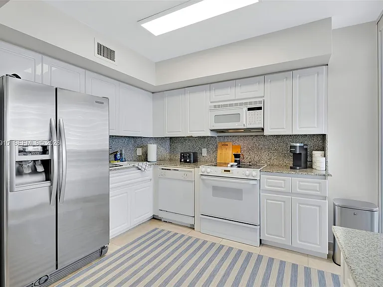 6301 Collins Ave #1708 — Photo 35