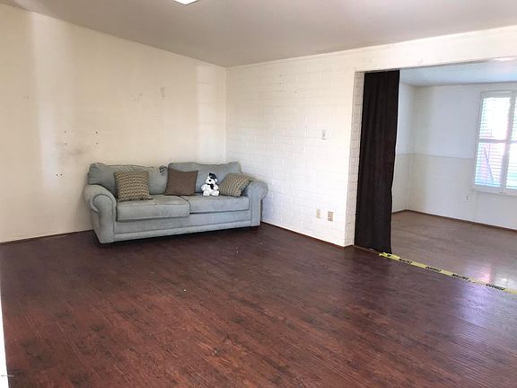 5th image of 10902 W Windsor Dr