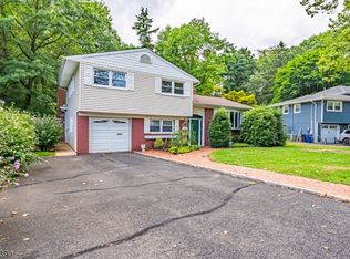 10 Stockton Rd, Summit, NJ 07901