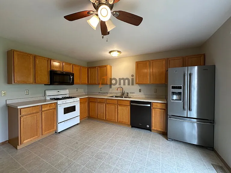 395 Plymouth Rd #C — Photo 6