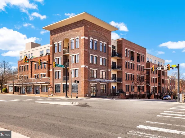 181 Reed Ave #110, Alexandria, VA 22305