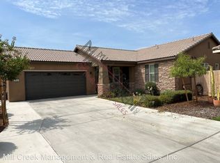 3209 N Noyes Ct, Visalia, CA 93291