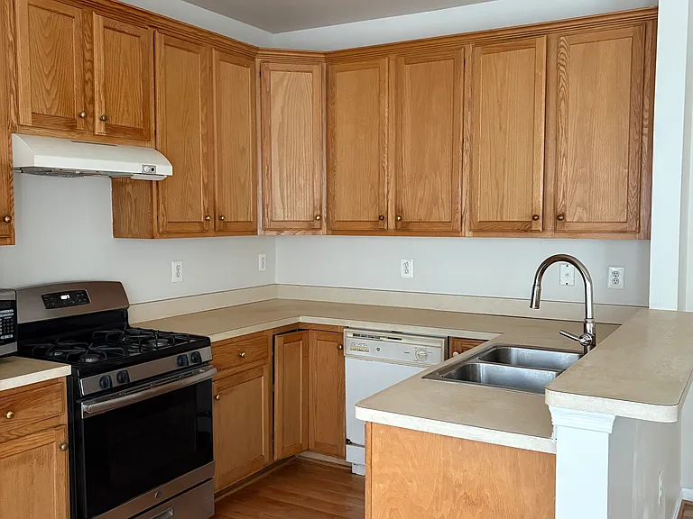 11430 Grandview Ave — Photo 24