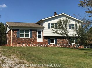 5576 Hillside Ct, Hickory, NC 28602