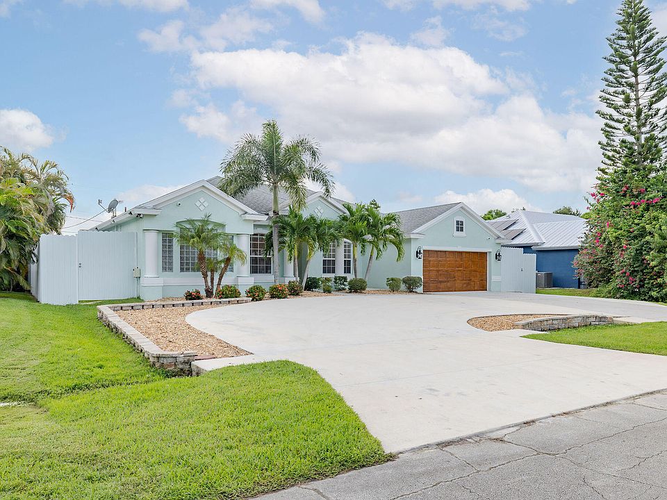 1st image of 728 SW Avens Street