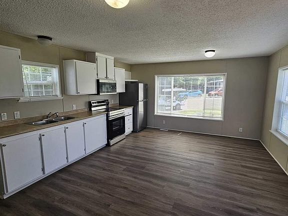 5th image of 2737 W Washington Ctr #251