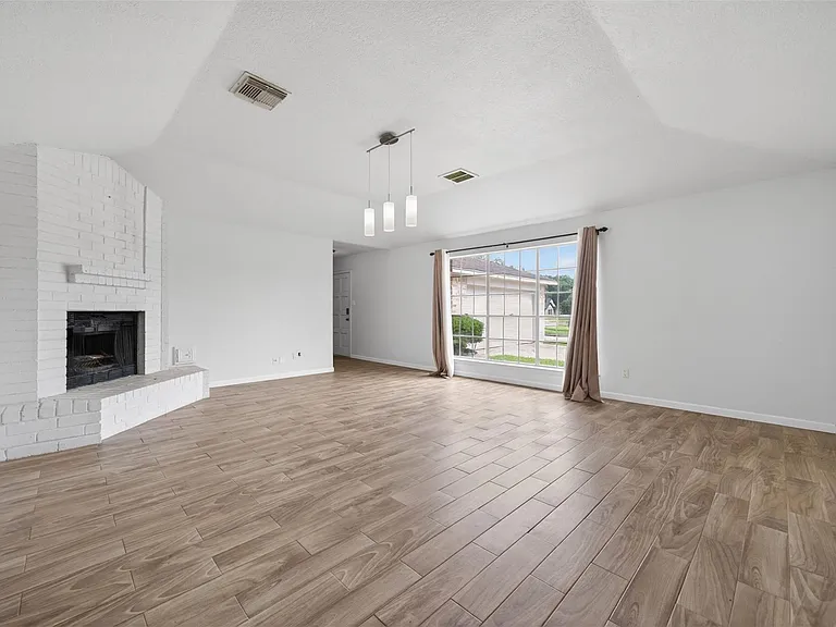 17002 Dew Drop Ln — Photo 4