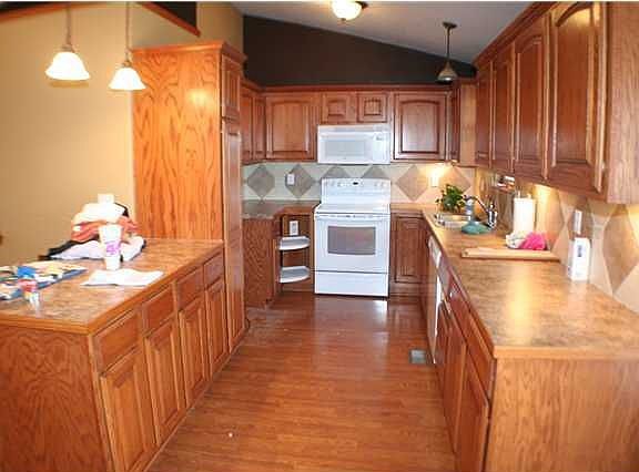 4th image of 2722 N Bristol Ct