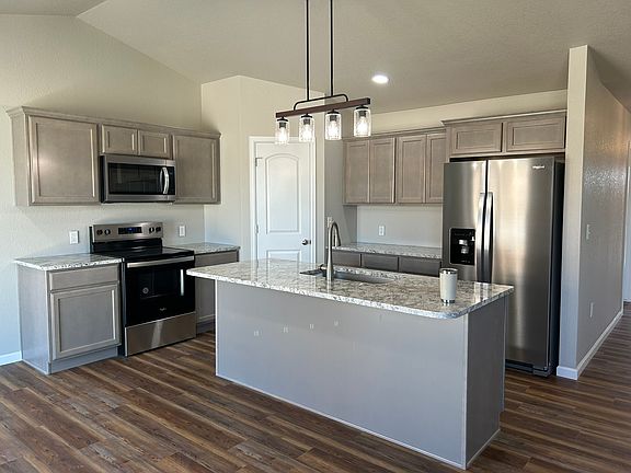 Kitchen - will have a nice backsplash installed soon!