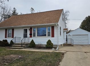 215 Ridge Ct, Marion, IA 52302
