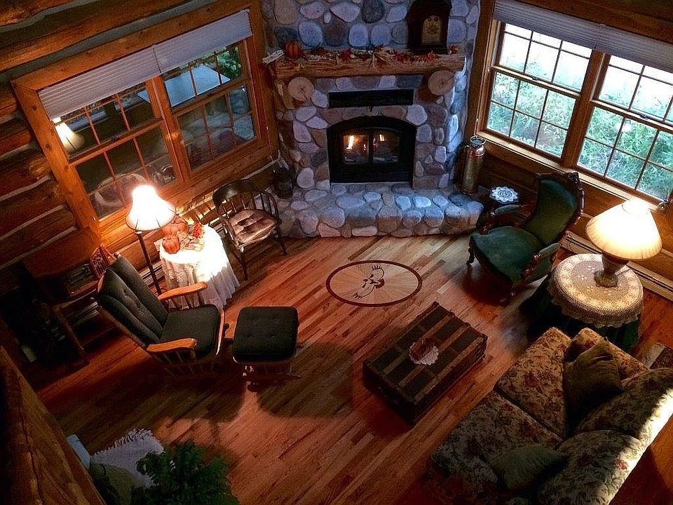 1st image of 714 Pine St