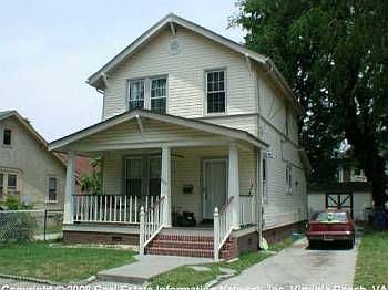 1st image of 824 W 27th St