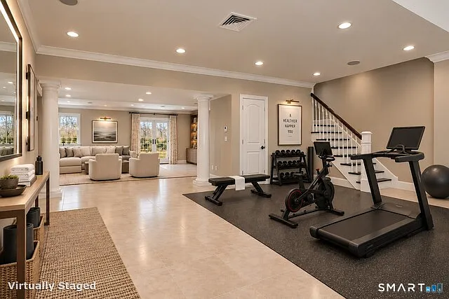 4 bed, 5.5 bath, 7342 sqft, $16,000 — Photo 4