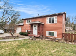 9473 Waite Dr, Fenton, MI 48430