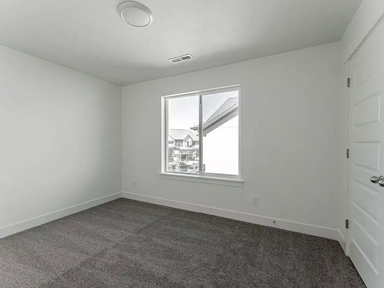714 N Boseman Way — Photo 9