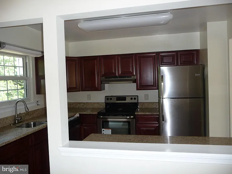 7665 Sheffield Village Ln — Photo 11