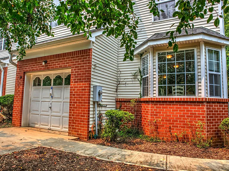 14 Taft Ct — Photo 2