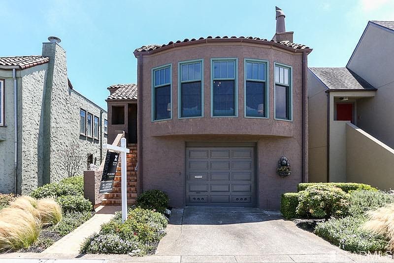 1st image of 121 Juanita Way