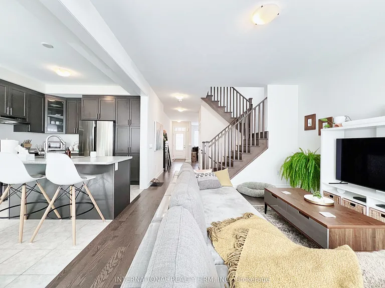 1 Frederick Pearson St — Photo 18