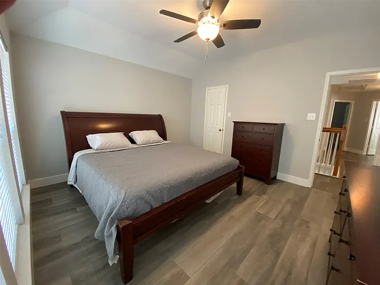 7 W Cottage Green St — Photo 5