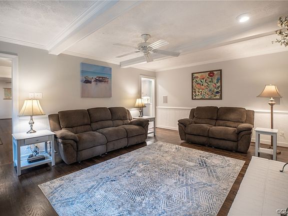 4th image of 2409 Loch Braemar Dr