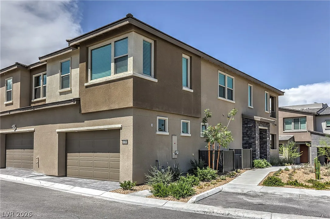 3 bed, 2.5 bath, 1854 sqft, $2,650 — Photo 2