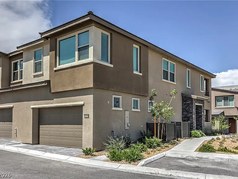 11390 Crimson Ledge Ave — Photo 2