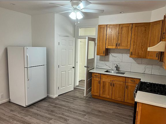 3rd image of 126 Valparaiso St